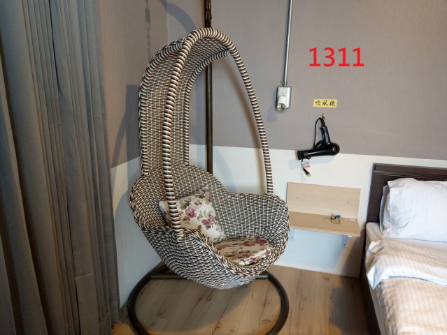 Room1311 高雄左營區