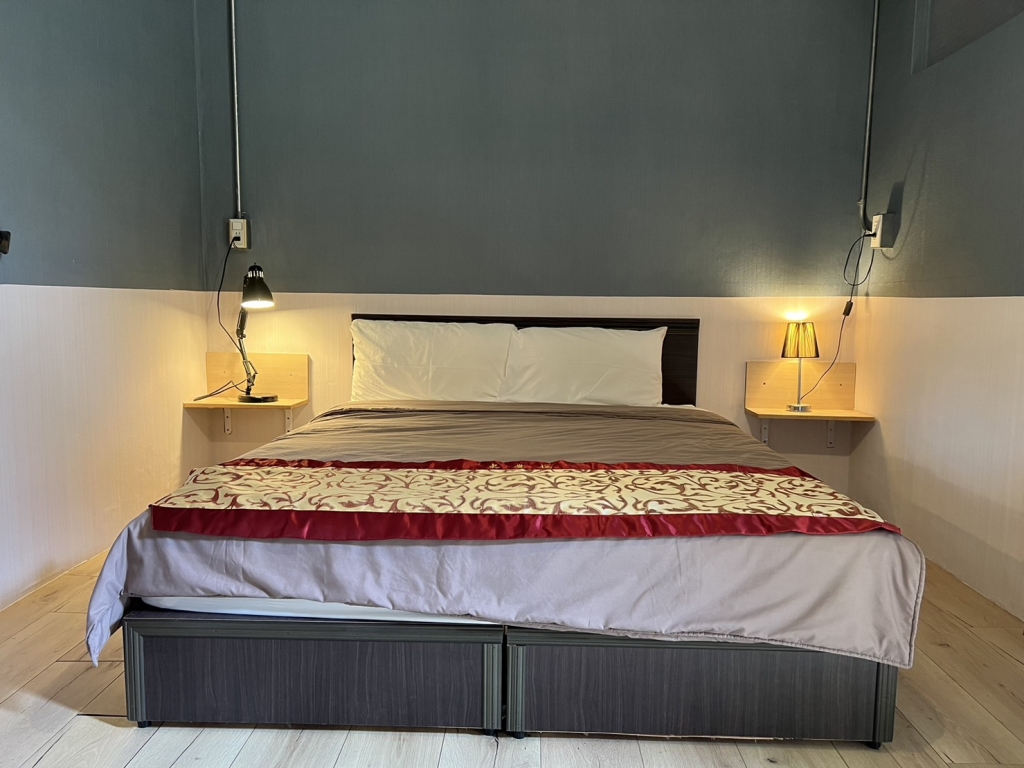 Room1315 高雄左營區