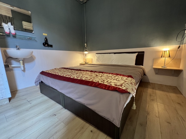 Room1315 高雄左營區